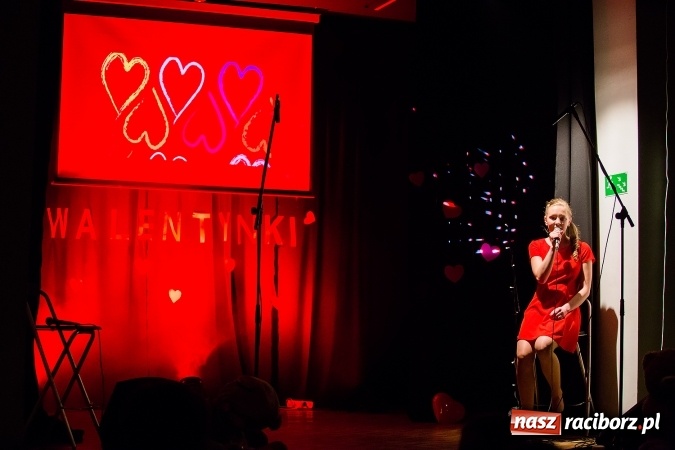 Zdjęcie w galerii na portalu naszraciborz.pl: Walentynkowa środa z zespołem Miraż w Młodzieżowym Domu Kultury wiadomości z regionu