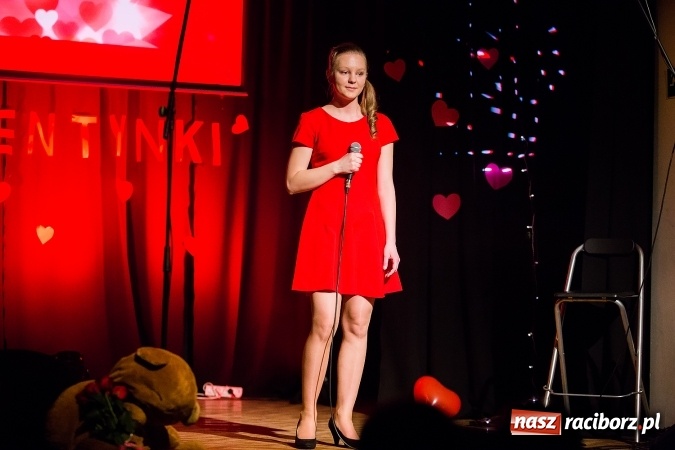 Zdjęcie w galerii na portalu naszraciborz.pl: Walentynkowa środa z zespołem Miraż w Młodzieżowym Domu Kultury wiadomości z regionu