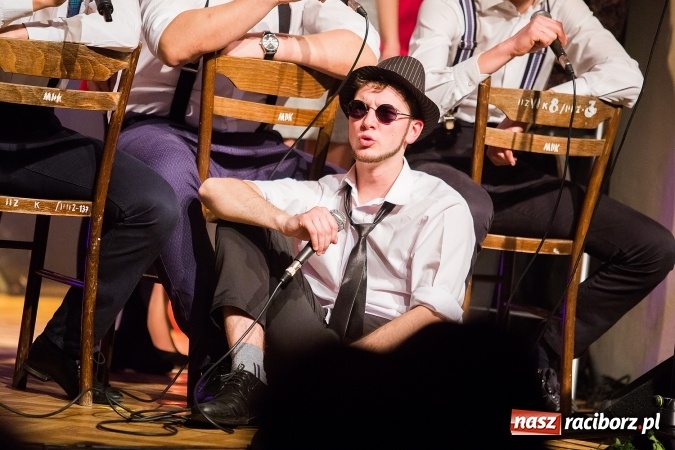 Zdjęcie w galerii na portalu naszraciborz.pl: Walentynkowa środa z zespołem Miraż w Młodzieżowym Domu Kultury wiadomości z regionu