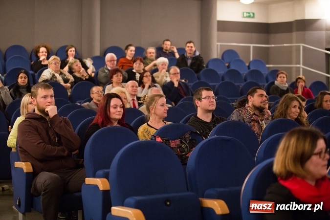 Zdjęcie w galerii na portalu naszraciborz.pl: Katie & Me Meet Alkahest w Domu Kultury Strzecha wiadomości z regionu