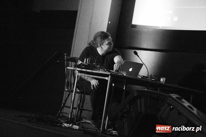 Zdjęcie w galerii na portalu naszraciborz.pl: Katie & Me Meet Alkahest w Domu Kultury Strzecha wiadomości z regionu