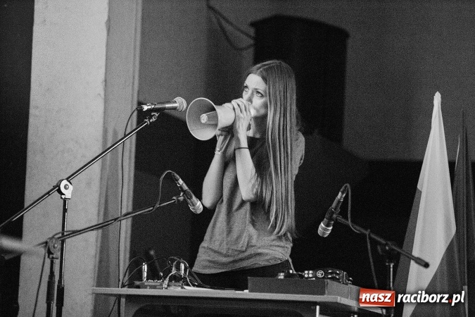 Zdjęcie w galerii na portalu naszraciborz.pl: Katie & Me Meet Alkahest w Domu Kultury Strzecha wiadomości z regionu