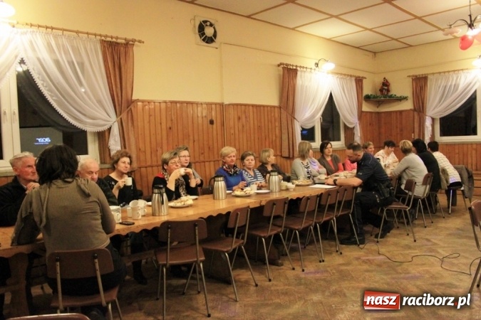 Zdjęcie w galerii na portalu naszraciborz.pl: Bezpieczna rodzina, czyli spotkanie z policjantem w OSP w Wojnowicach wiadomości z regionu