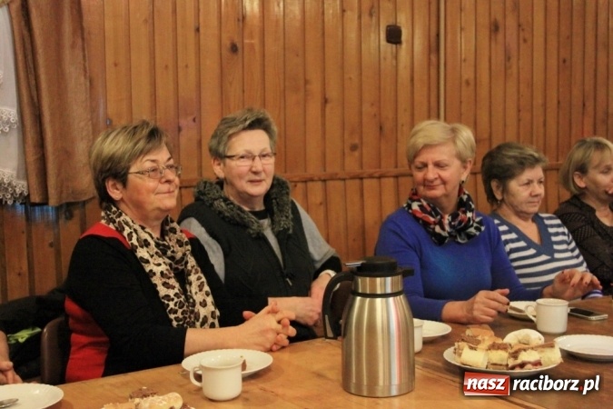 Zdjęcie w galerii na portalu naszraciborz.pl: Bezpieczna rodzina, czyli spotkanie z policjantem w OSP w Wojnowicach wiadomości z regionu
