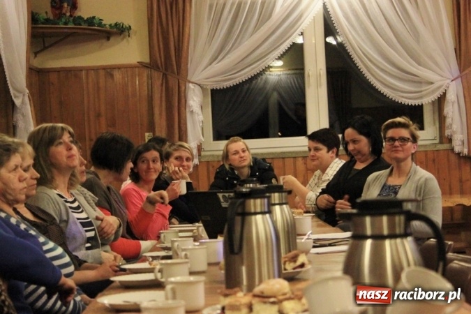 Zdjęcie w galerii na portalu naszraciborz.pl: Bezpieczna rodzina, czyli spotkanie z policjantem w OSP w Wojnowicach wiadomości z regionu