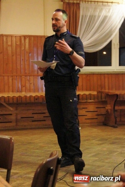 Zdjęcie w galerii na portalu naszraciborz.pl: Bezpieczna rodzina, czyli spotkanie z policjantem w OSP w Wojnowicach wiadomości z regionu