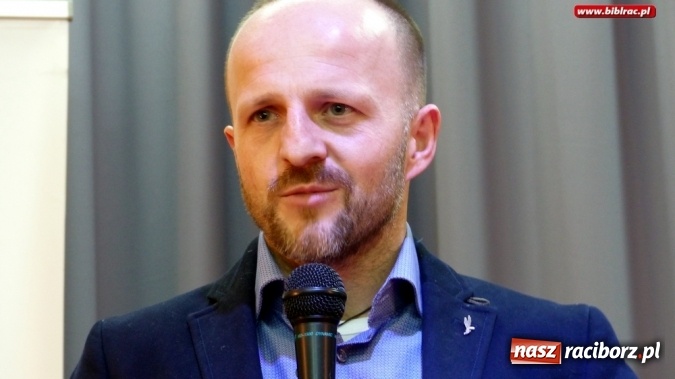 Zdjęcie w galerii na portalu naszraciborz.pl: Łobuz z Ocic - Naval w raciborskiej bibliotece wiadomości z regionu