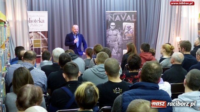 Zdjęcie w galerii na portalu naszraciborz.pl: Łobuz z Ocic - Naval w raciborskiej bibliotece wiadomości z regionu