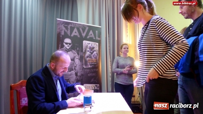 Zdjęcie w galerii na portalu naszraciborz.pl: Łobuz z Ocic - Naval w raciborskiej bibliotece wiadomości z regionu