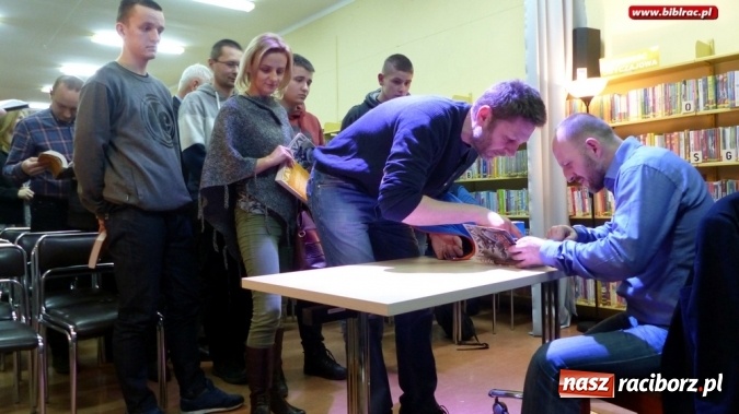 Zdjęcie w galerii na portalu naszraciborz.pl: Łobuz z Ocic - Naval w raciborskiej bibliotece wiadomości z regionu