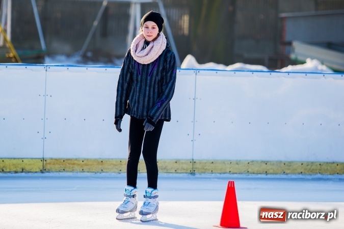 Zdjęcie w galerii na portalu naszraciborz.pl: Liga szkolna w łyżwiarstwie szybkim na lodowisku Piastor wiadomości z regionu