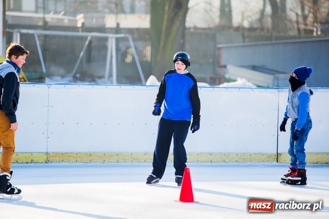 Zdjęcie w galerii na portalu naszraciborz.pl: Liga szkolna w łyżwiarstwie szybkim na lodowisku Piastor wiadomości z regionu