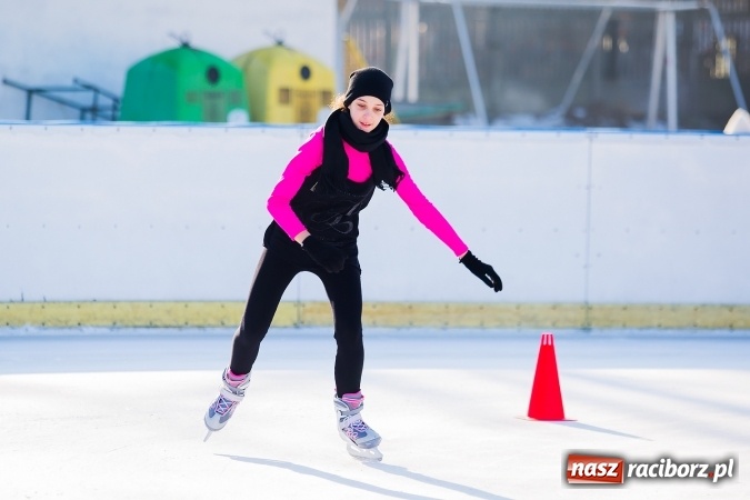 Zdjęcie w galerii na portalu naszraciborz.pl: Liga szkolna w łyżwiarstwie szybkim na lodowisku Piastor wiadomości z regionu