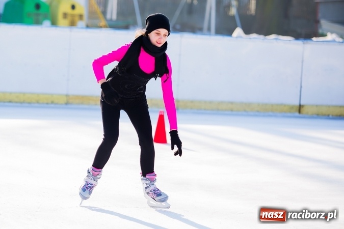 Zdjęcie w galerii na portalu naszraciborz.pl: Liga szkolna w łyżwiarstwie szybkim na lodowisku Piastor wiadomości z regionu
