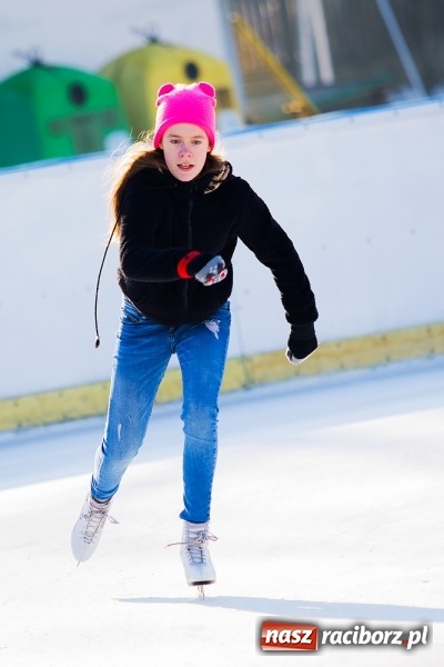 Zdjęcie w galerii na portalu naszraciborz.pl: Liga szkolna w łyżwiarstwie szybkim na lodowisku Piastor wiadomości z regionu
