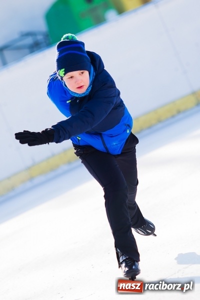 Zdjęcie w galerii na portalu naszraciborz.pl: Liga szkolna w łyżwiarstwie szybkim na lodowisku Piastor wiadomości z regionu