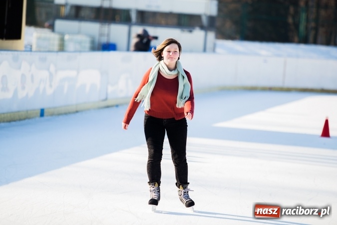 Zdjęcie w galerii na portalu naszraciborz.pl: Liga szkolna w łyżwiarstwie szybkim na lodowisku Piastor wiadomości z regionu