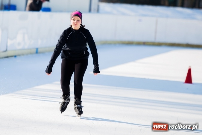 Zdjęcie w galerii na portalu naszraciborz.pl: Liga szkolna w łyżwiarstwie szybkim na lodowisku Piastor wiadomości z regionu
