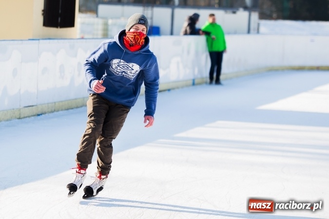 Zdjęcie w galerii na portalu naszraciborz.pl: Liga szkolna w łyżwiarstwie szybkim na lodowisku Piastor wiadomości z regionu