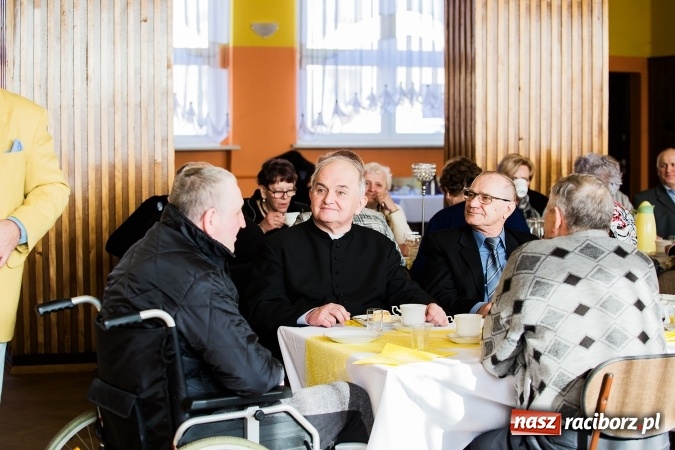 Zdjęcie w galerii na portalu naszraciborz.pl: Seniorzy świętowali w OSP Raszczyce wiadomości z regionu
