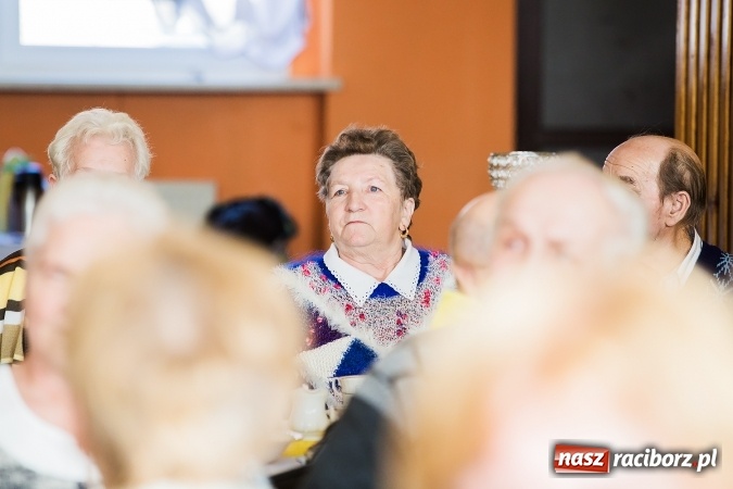 Zdjęcie w galerii na portalu naszraciborz.pl: Seniorzy świętowali w OSP Raszczyce wiadomości z regionu