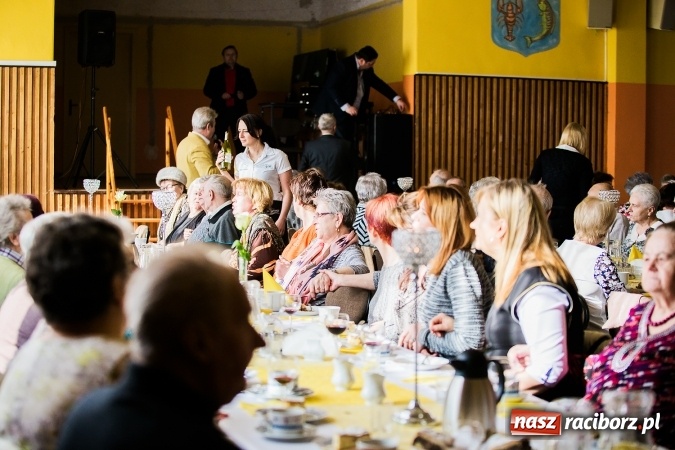 Zdjęcie w galerii na portalu naszraciborz.pl: Seniorzy świętowali w OSP Raszczyce wiadomości z regionu