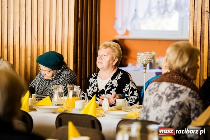 Zdjęcie w galerii na portalu naszraciborz.pl: Seniorzy świętowali w OSP Raszczyce wiadomości z regionu