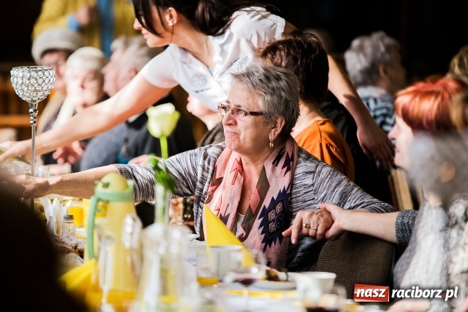 Zdjęcie w galerii na portalu naszraciborz.pl: Seniorzy świętowali w OSP Raszczyce wiadomości z regionu