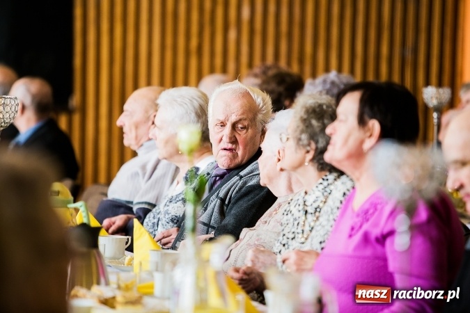Zdjęcie w galerii na portalu naszraciborz.pl: Seniorzy świętowali w OSP Raszczyce wiadomości z regionu