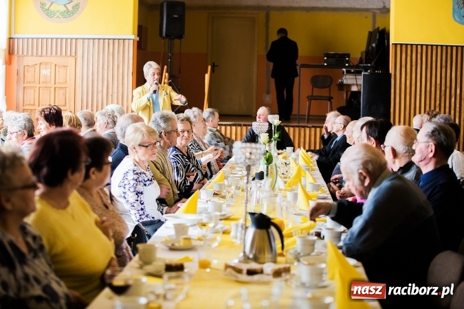 Zdjęcie w galerii na portalu naszraciborz.pl: Seniorzy świętowali w OSP Raszczyce wiadomości z regionu