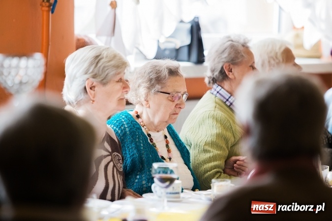 Zdjęcie w galerii na portalu naszraciborz.pl: Seniorzy świętowali w OSP Raszczyce wiadomości z regionu