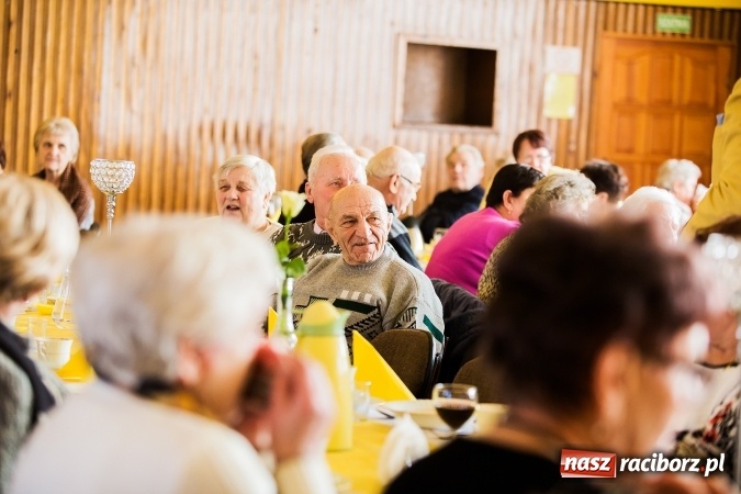 Zdjęcie w galerii na portalu naszraciborz.pl: Seniorzy świętowali w OSP Raszczyce wiadomości z regionu