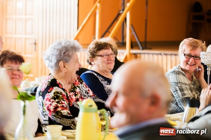 Zdjęcie w galerii na portalu naszraciborz.pl: Seniorzy świętowali w OSP Raszczyce wiadomości z regionu