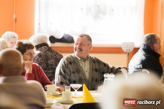 Zdjęcie w galerii na portalu naszraciborz.pl: Seniorzy świętowali w OSP Raszczyce wiadomości z regionu