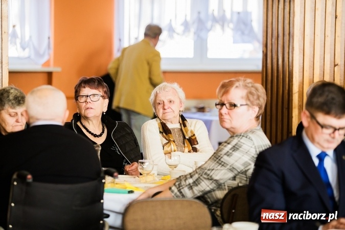 Zdjęcie w galerii na portalu naszraciborz.pl: Seniorzy świętowali w OSP Raszczyce wiadomości z regionu