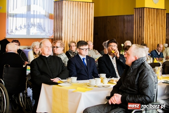 Zdjęcie w galerii na portalu naszraciborz.pl: Seniorzy świętowali w OSP Raszczyce wiadomości z regionu