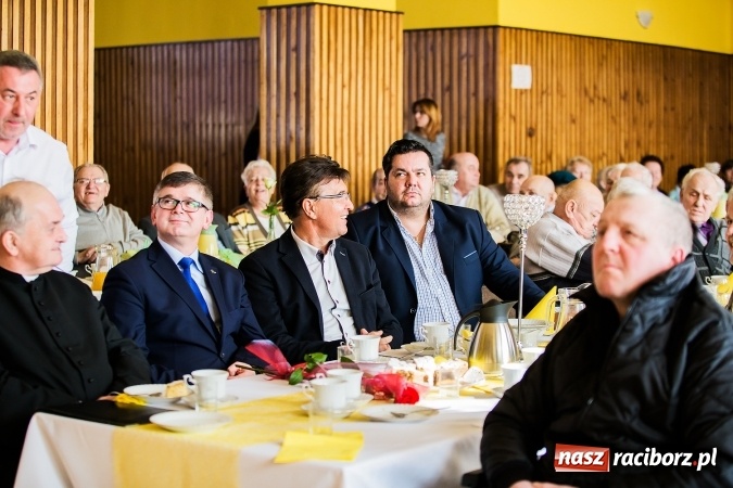 Zdjęcie w galerii na portalu naszraciborz.pl: Seniorzy świętowali w OSP Raszczyce wiadomości z regionu