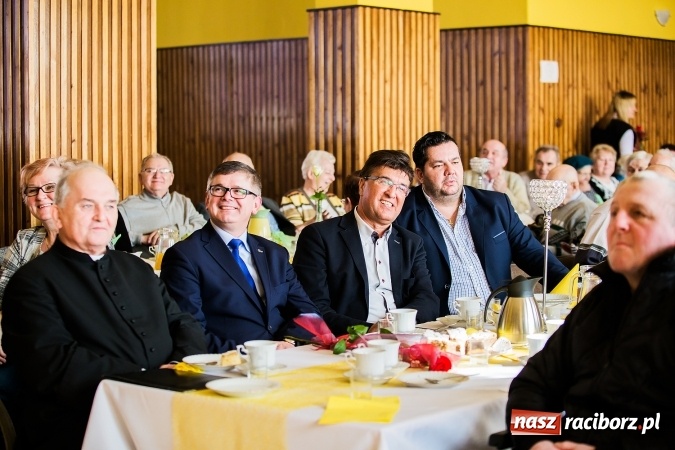 Zdjęcie w galerii na portalu naszraciborz.pl: Seniorzy świętowali w OSP Raszczyce wiadomości z regionu