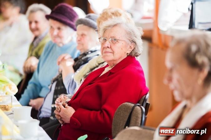 Zdjęcie w galerii na portalu naszraciborz.pl: Seniorzy świętowali w OSP Raszczyce wiadomości z regionu