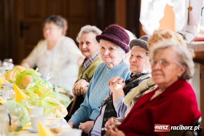 Zdjęcie w galerii na portalu naszraciborz.pl: Seniorzy świętowali w OSP Raszczyce wiadomości z regionu