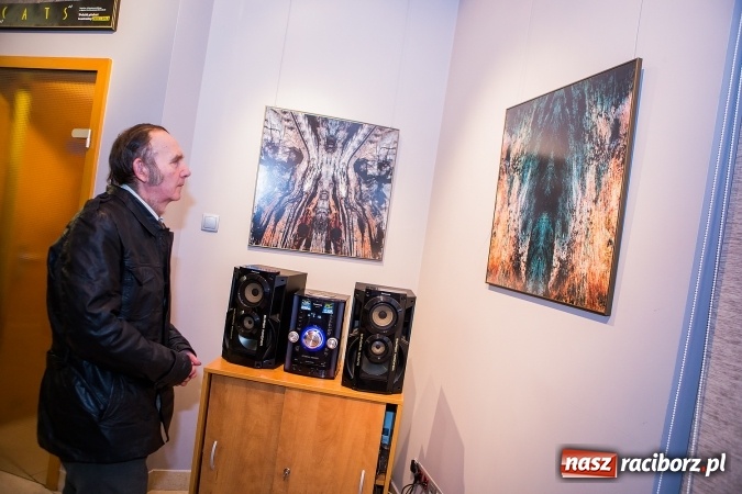 Zdjęcie w galerii na portalu naszraciborz.pl: Wystawa nauczycieli Liceum Plastycznego w Galerii Obok wiadomości z regionu