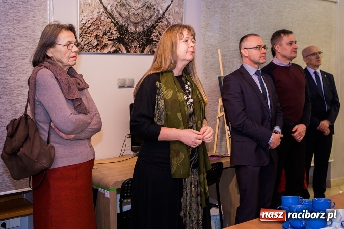 Zdjęcie w galerii na portalu naszraciborz.pl: Wystawa nauczycieli Liceum Plastycznego w Galerii Obok wiadomości z regionu
