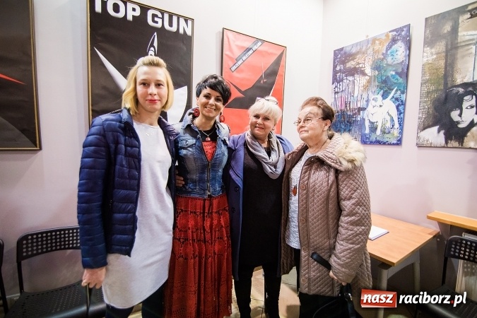 Zdjęcie w galerii na portalu naszraciborz.pl: Wystawa nauczycieli Liceum Plastycznego w Galerii Obok wiadomości z regionu