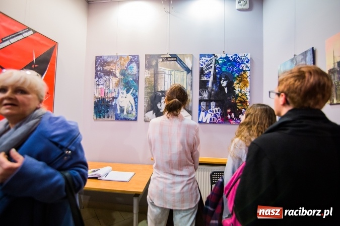Zdjęcie w galerii na portalu naszraciborz.pl: Wystawa nauczycieli Liceum Plastycznego w Galerii Obok wiadomości z regionu
