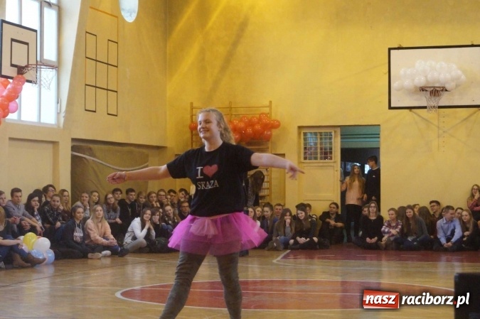 Zdjęcie w galerii na portalu naszraciborz.pl: Walentynkowy turniej taneczny w ZSO nr 1 wiadomości z regionu