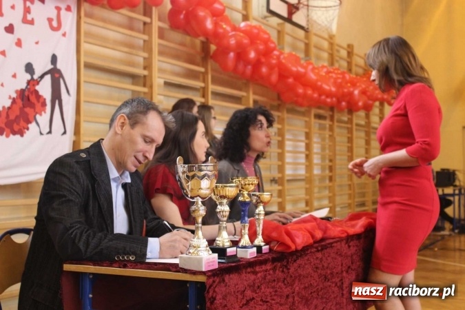 Zdjęcie w galerii na portalu naszraciborz.pl: Walentynkowy turniej taneczny w ZSO nr 1 wiadomości z regionu