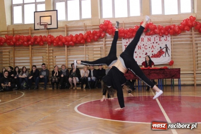Zdjęcie w galerii na portalu naszraciborz.pl: Walentynkowy turniej taneczny w ZSO nr 1 wiadomości z regionu