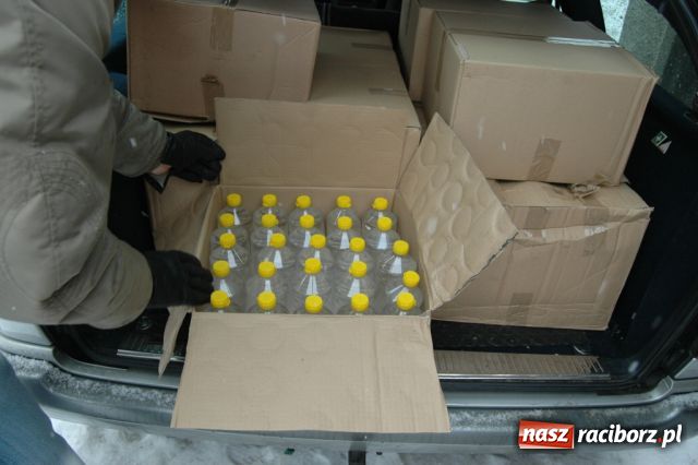 Zdjęcie w galerii na portalu naszraciborz.pl: Zlikwidowana mała rozlewnia alkoholu z dużą produkcją wiadomości z regionu
