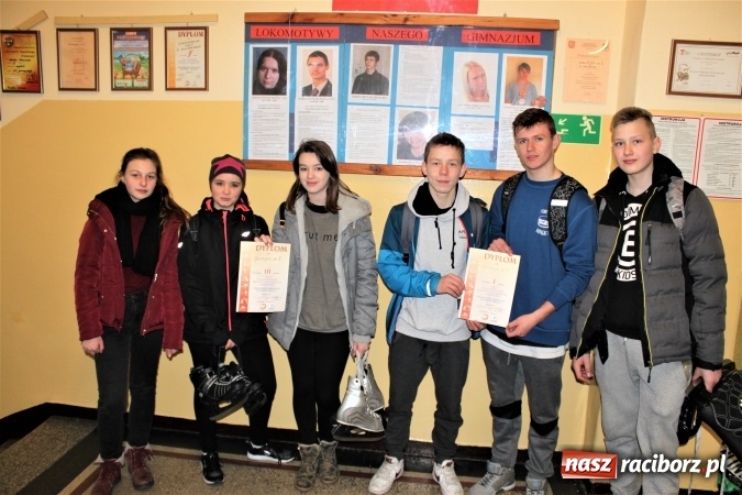Zdjęcie w galerii na portalu naszraciborz.pl: Łyżwiarskie sukcesy gimnazjalistów z Piątki  wiadomości z regionu