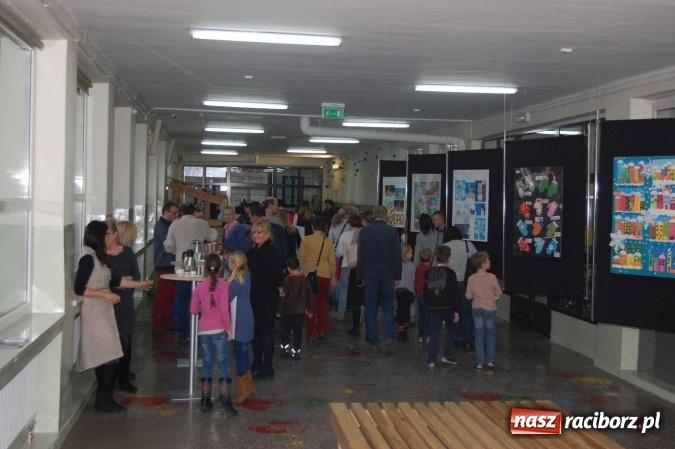 Zdjęcie w galerii na portalu naszraciborz.pl: Dzień Otwartej Szkoły i zajęcia adaptacyjne dla przyszłych pierwszoklasistów w SP 1  wiadomości z regionu